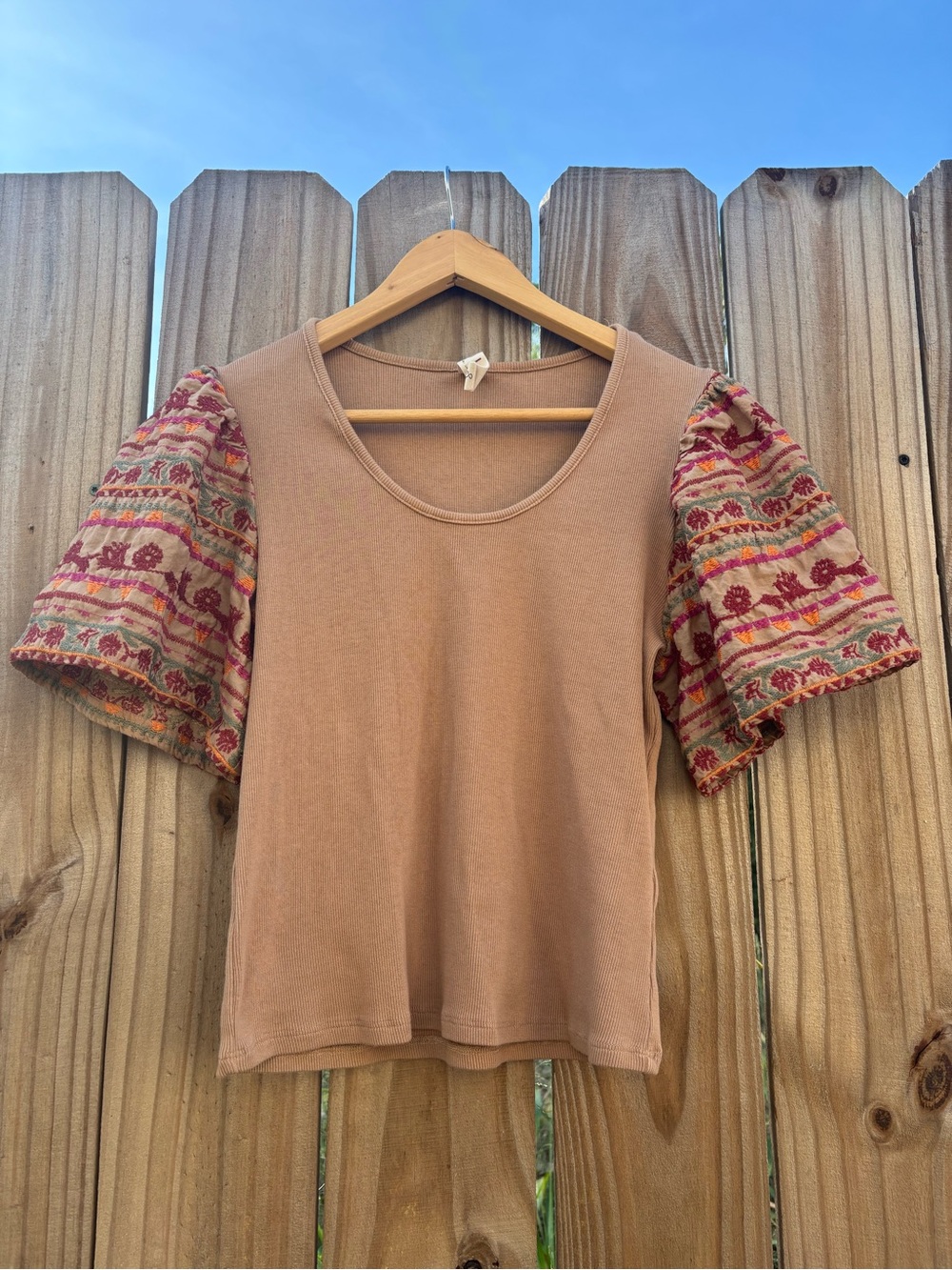 Dolan Women’s S Brown Ribbed Top Embroidered Puff Sleeves Boho Floral